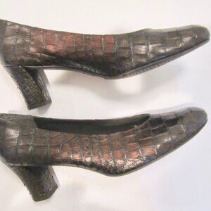 US 7.5 W STUART WEITZMAN TILTING RYE (brown) GLOSSY CROCO pump heels comfort